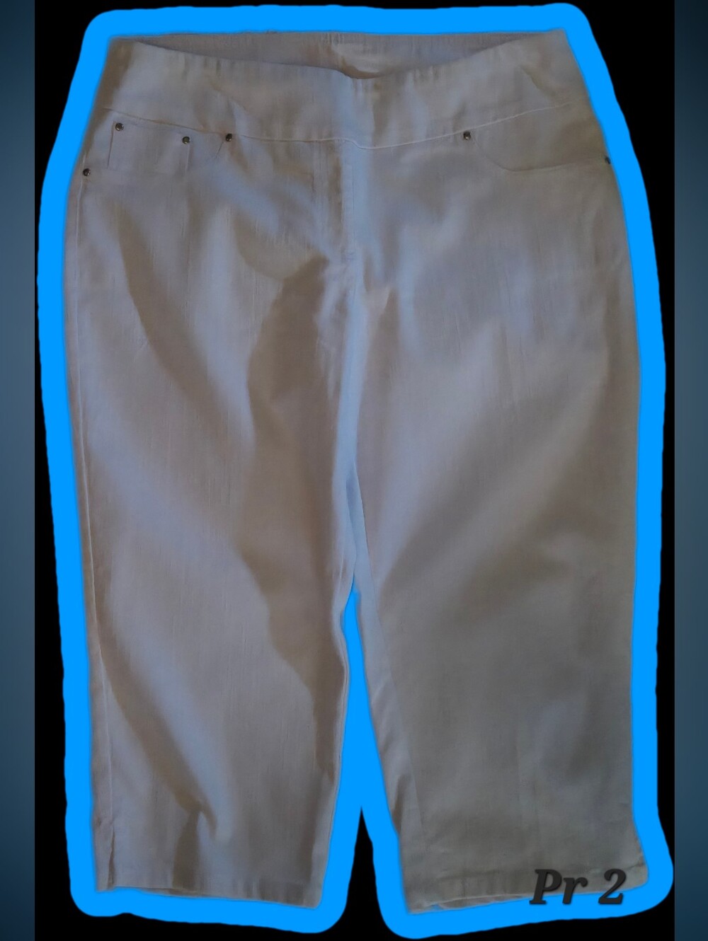Women’s White Stretch Capri Jeans